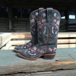 Macie Bean Black Cracktackular Boot MK8050 -Texasgoldminors Outlet Store macie bean black cracktackular boot mk8050 da2b72a4 a3e3 4afc aa7f d84327217868